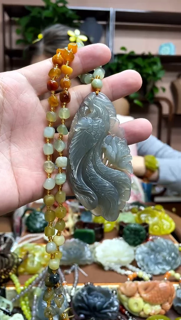 未镶嵌岫玉颈饰芬*·