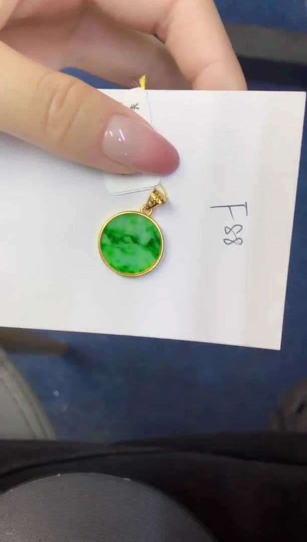 翡翠未镶嵌颈饰缅甸天然翡翠A货