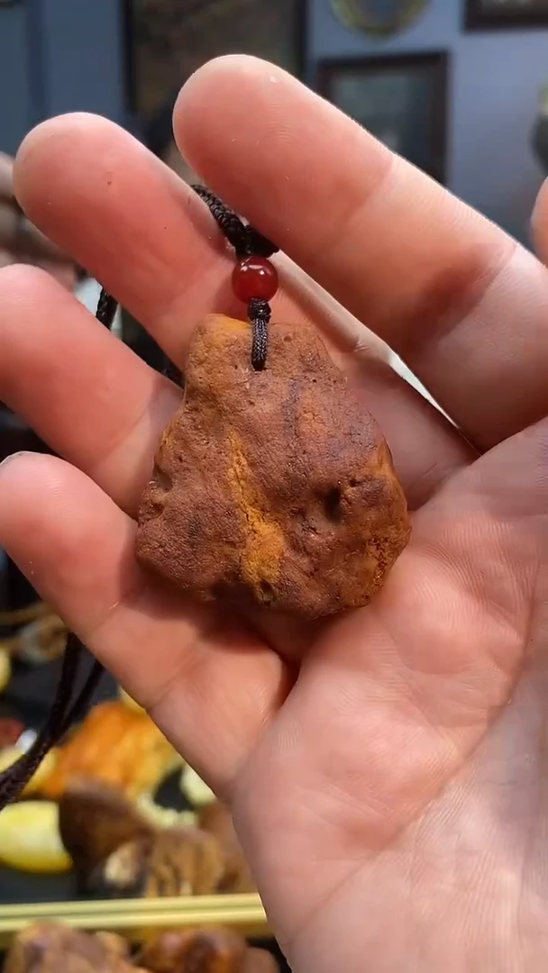 琥珀颈饰未镶嵌吊坠