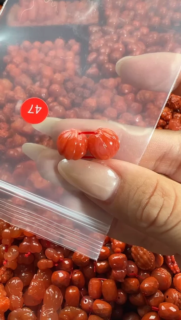 颈饰未镶嵌南红玛瑙1