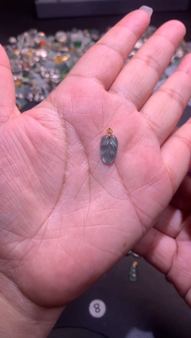 【闪购商品】翡翠吊坠(不含链)18K金镶嵌1