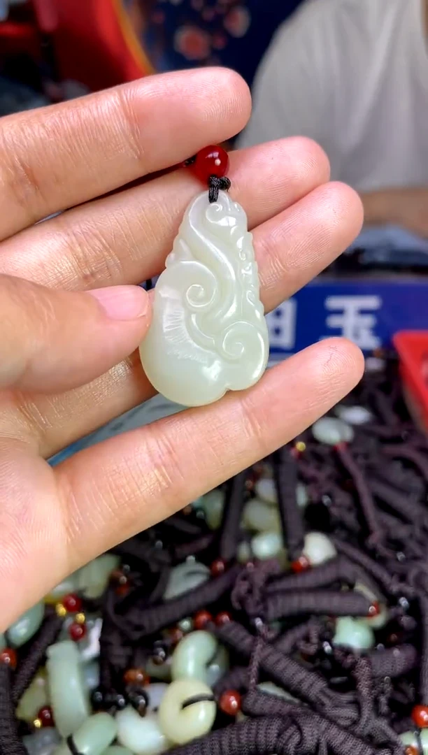 未镶嵌和田玉挂件1