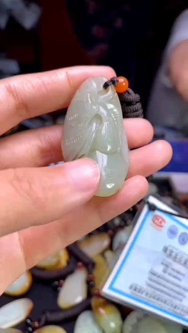 和田玉未镶嵌颈饰1