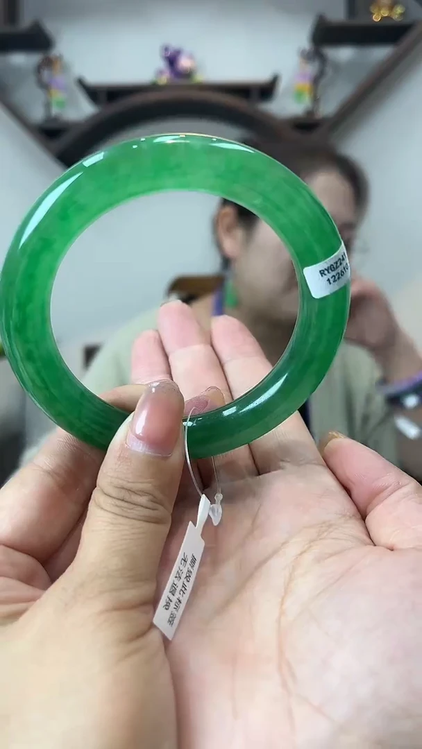 【闪购商品】砖雕a35 圈口62.4 独货手镯