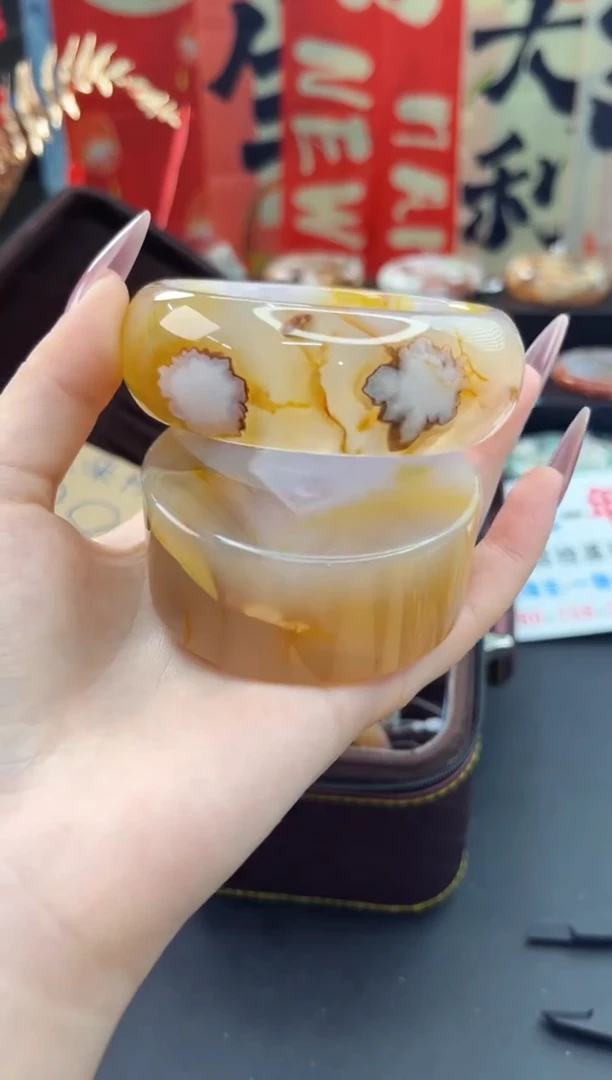 【闪购商品】石英质玉手镯未镶嵌赠送镯心（64圈口）