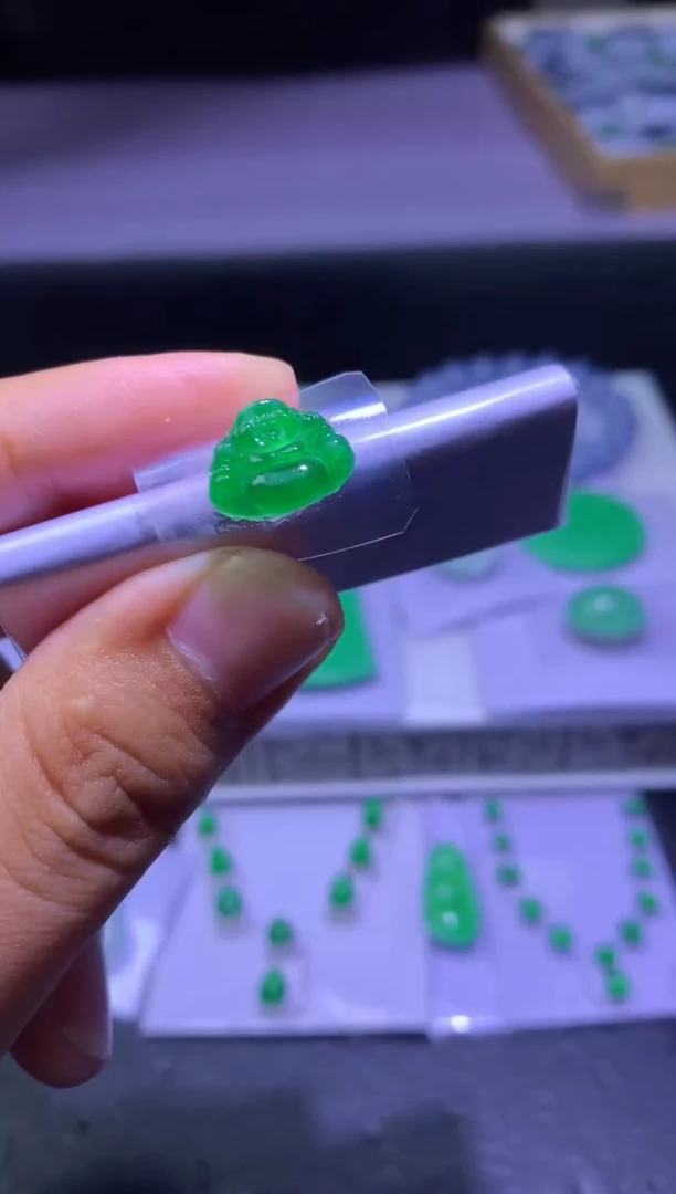 未镶嵌定制翡翠毛货