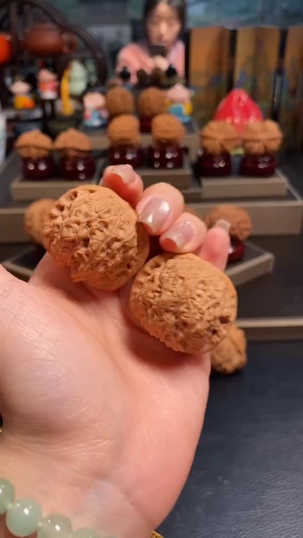 文玩核桃吊坠B946血麒麟39