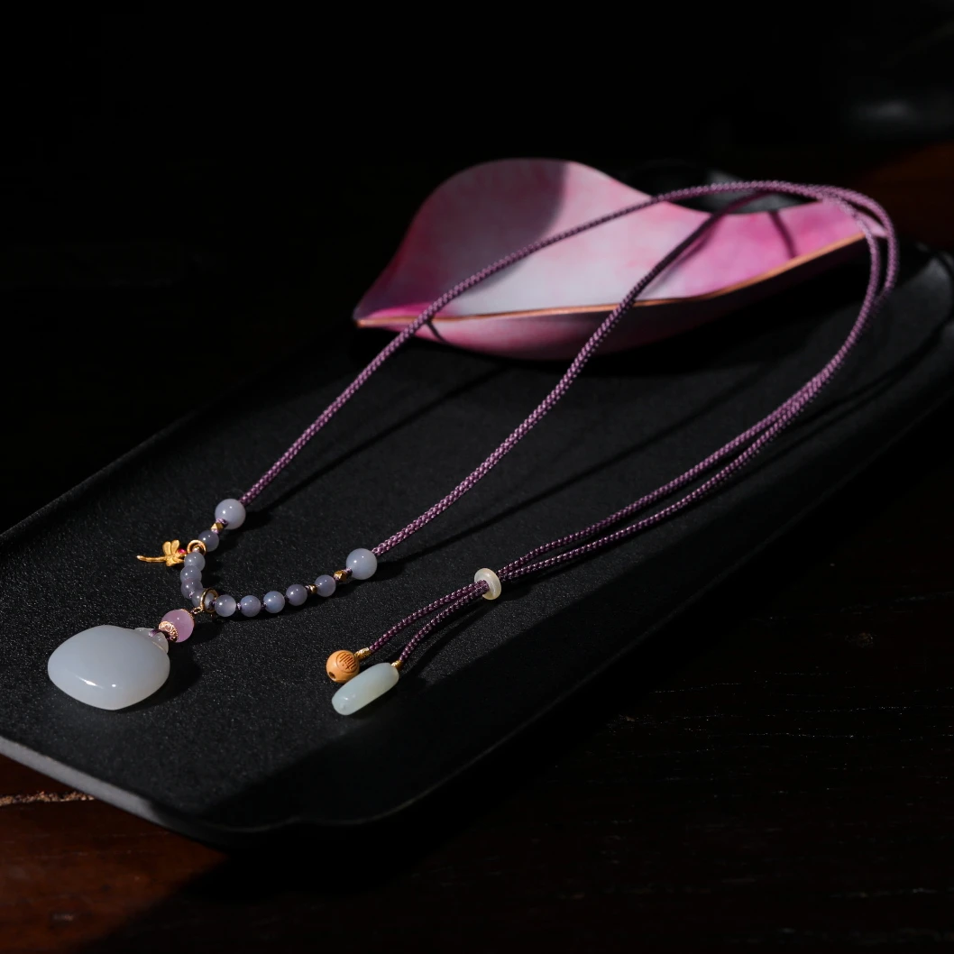 【意婵】精品天然和田玉烟紫平安锁项链18K金-906530