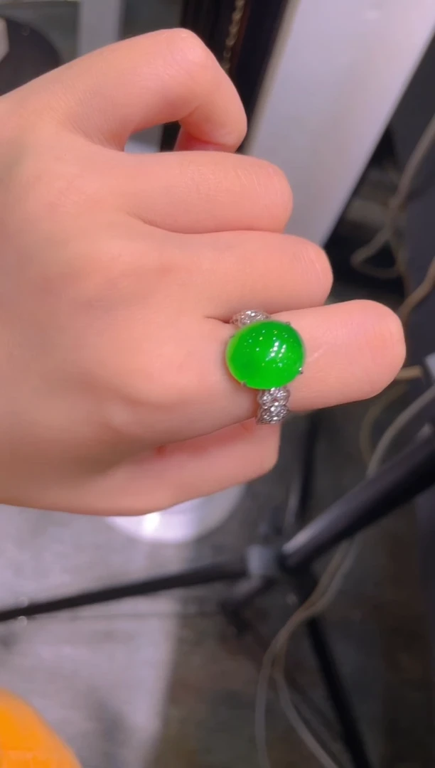 翡翠18K金镶嵌颈饰天然A货翡翠A62