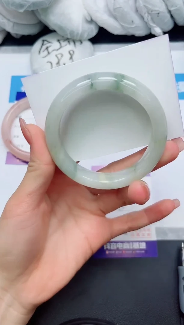 【闪购商品】石英质玉手镯未镶嵌293