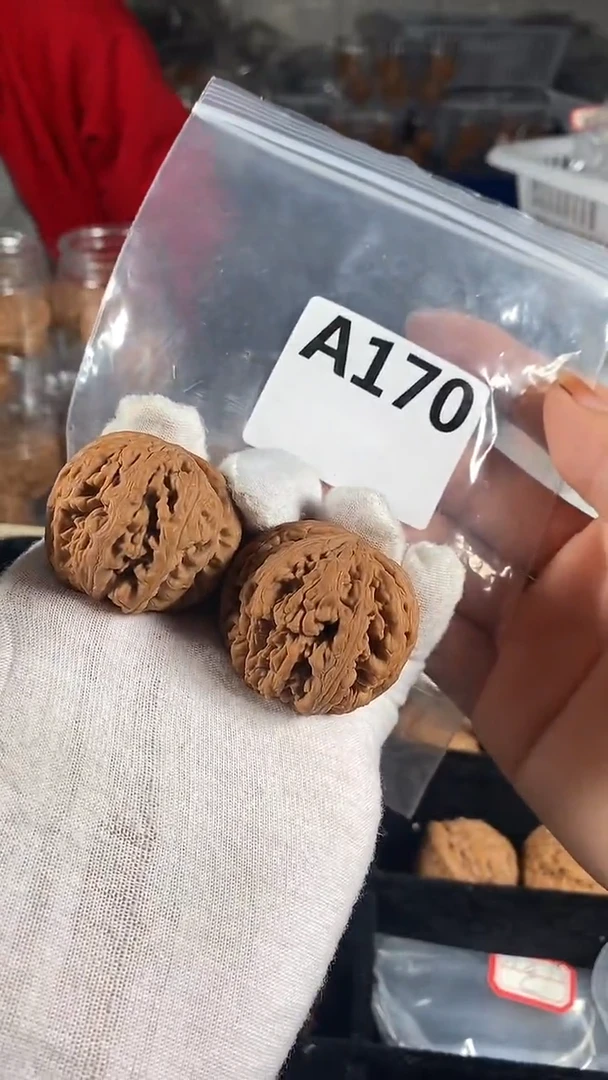 吊坠文玩核桃40大粗筋核桃
