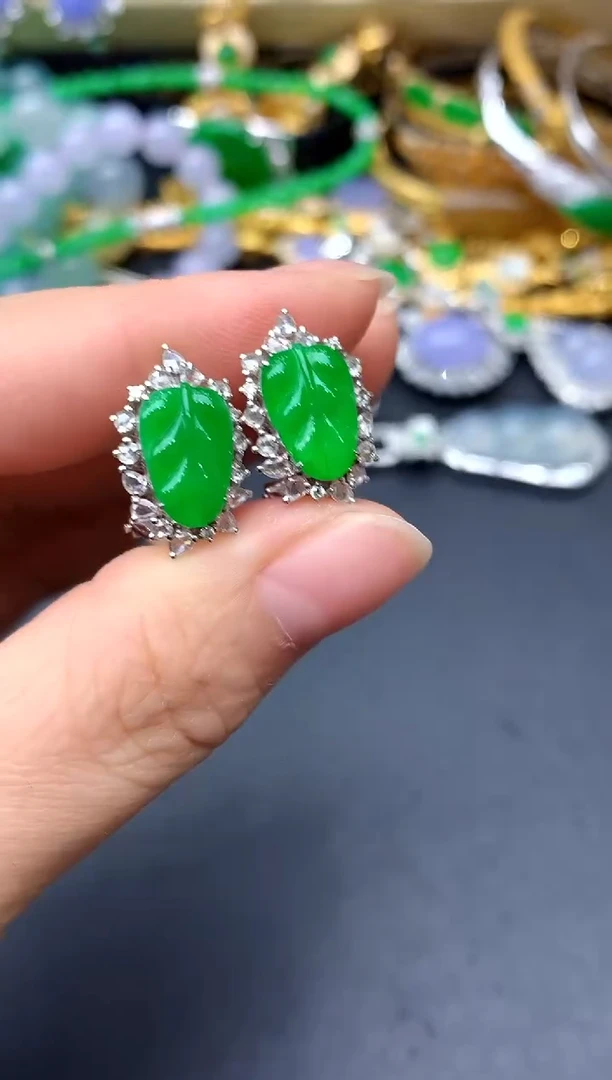 18K金镶嵌翡翠耳饰500 -中国好珍宝