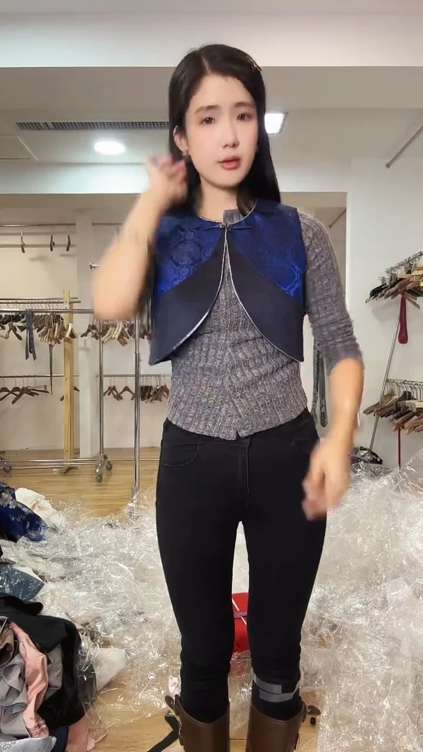 马甲       M码         110斤