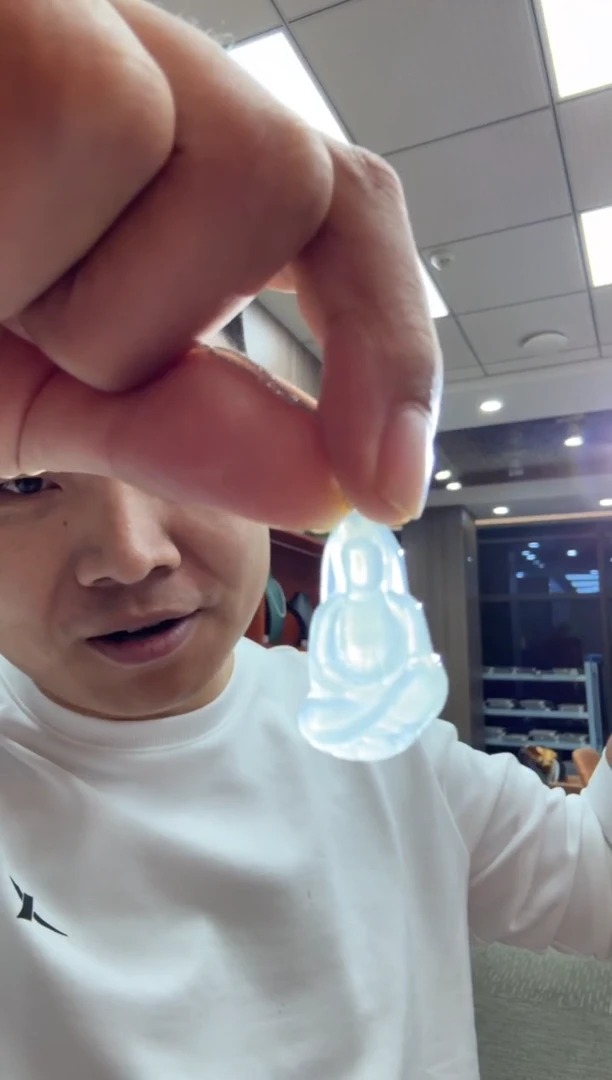 18K金镶嵌挂件翡翠A货翡翠多样性孤品