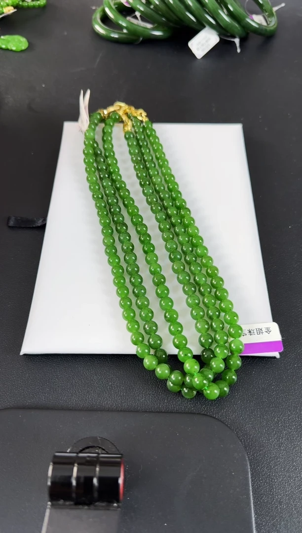颈饰未镶嵌和田玉（碧玉）约8MM多样性发一
