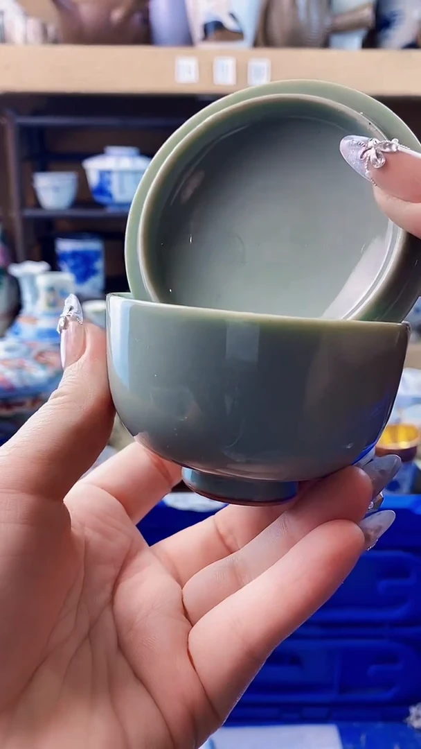 瓷片青瓷小盖碗 带款