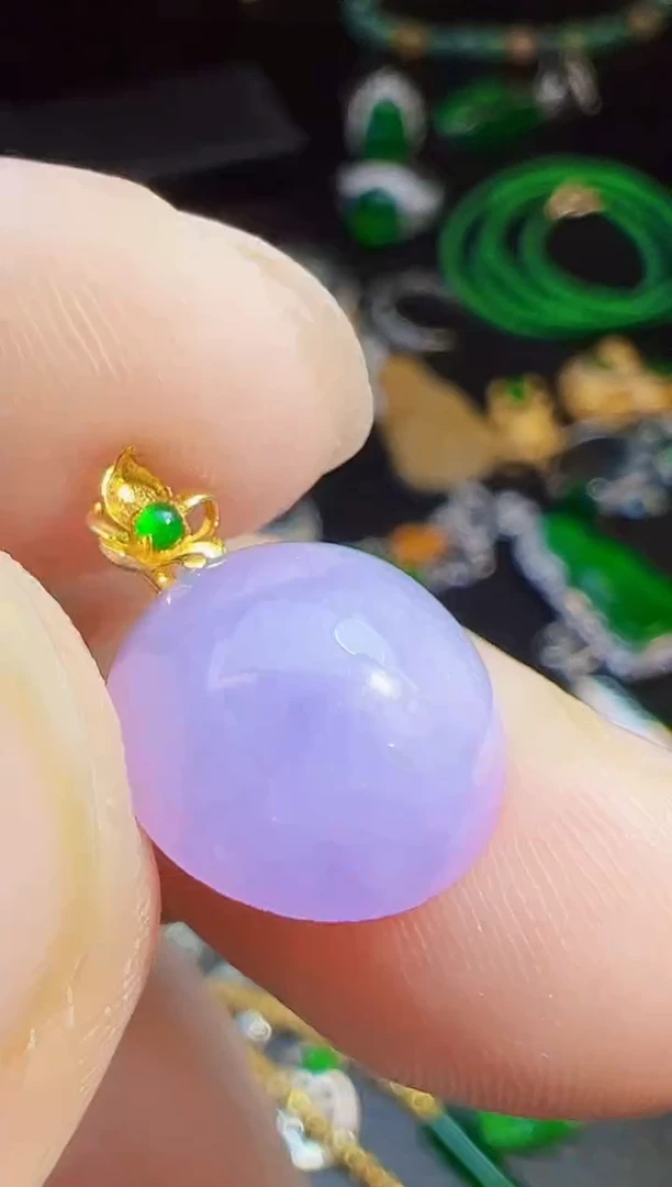 颈饰18K金镶嵌翡翠木*枝翡翠