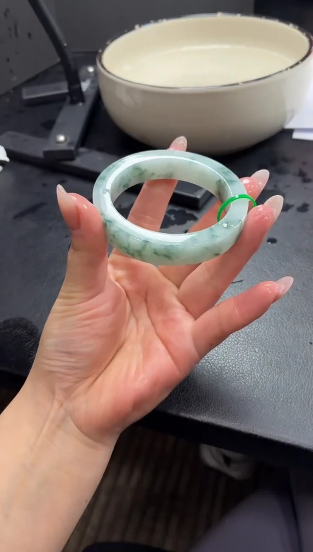 未镶嵌手镯定制翡翠?DDJ