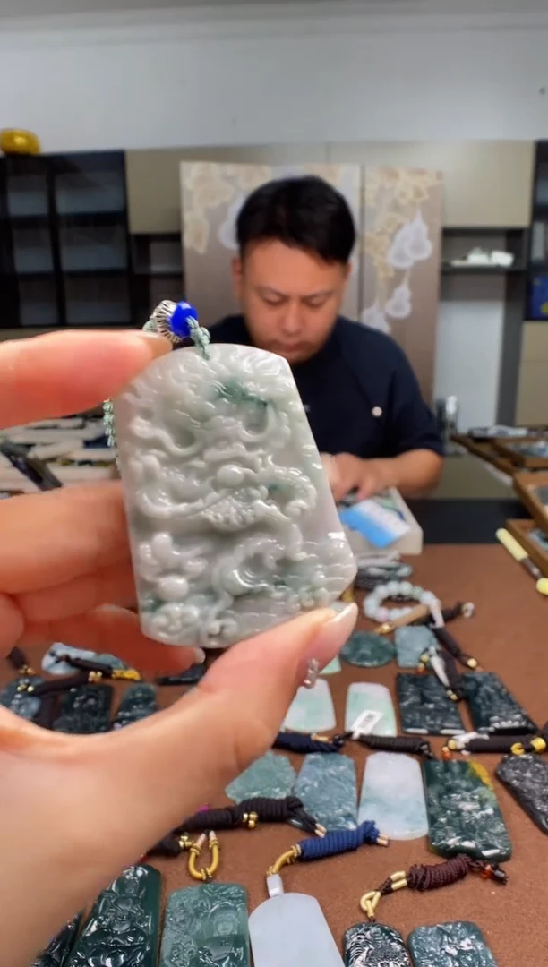 颈饰未镶嵌翡翠多样性发其一
