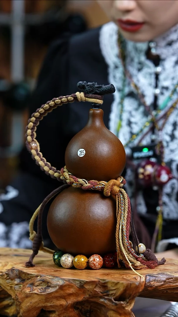 【闪购商品】285—脖挂车挂天然大漆手捻小葫芦