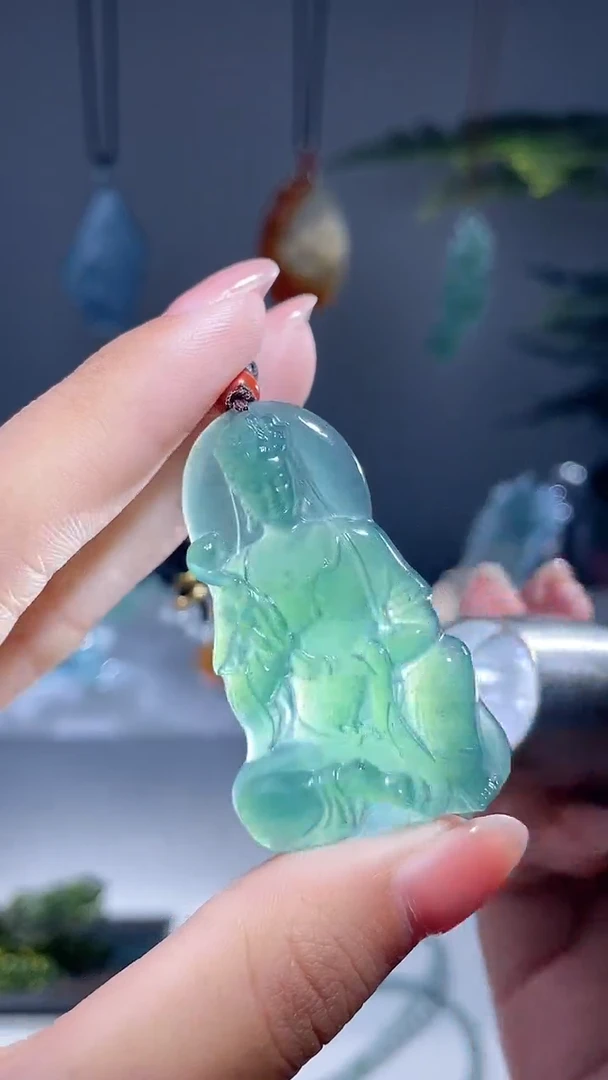 颈饰未镶嵌翡翠观音