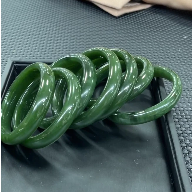 【老郑家】和田玉手镯一支(多样性发1件) 微黑点