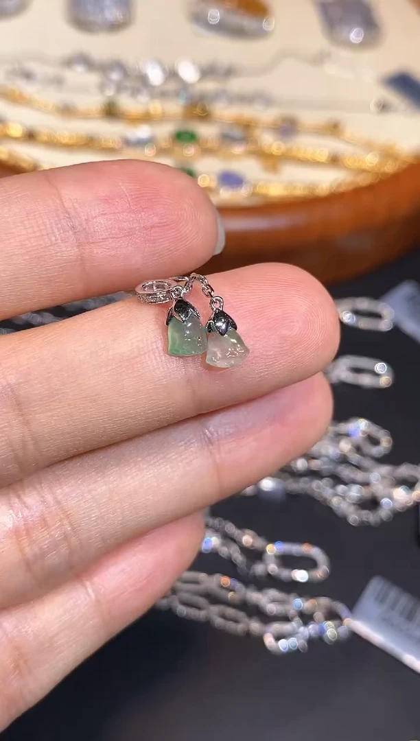 翡翠18K金镶嵌吊坠(不含链)吊坠