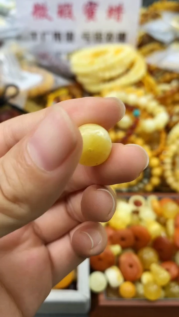 未镶嵌琥珀珠宝奇石7