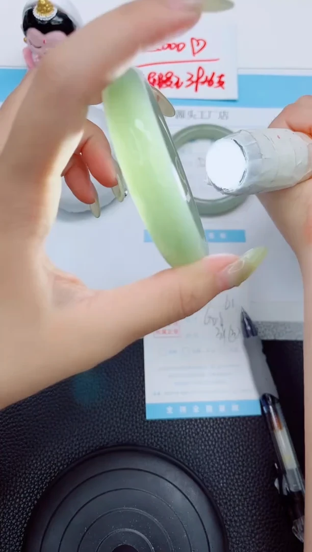 石英质玉手镯未镶嵌61-60.6