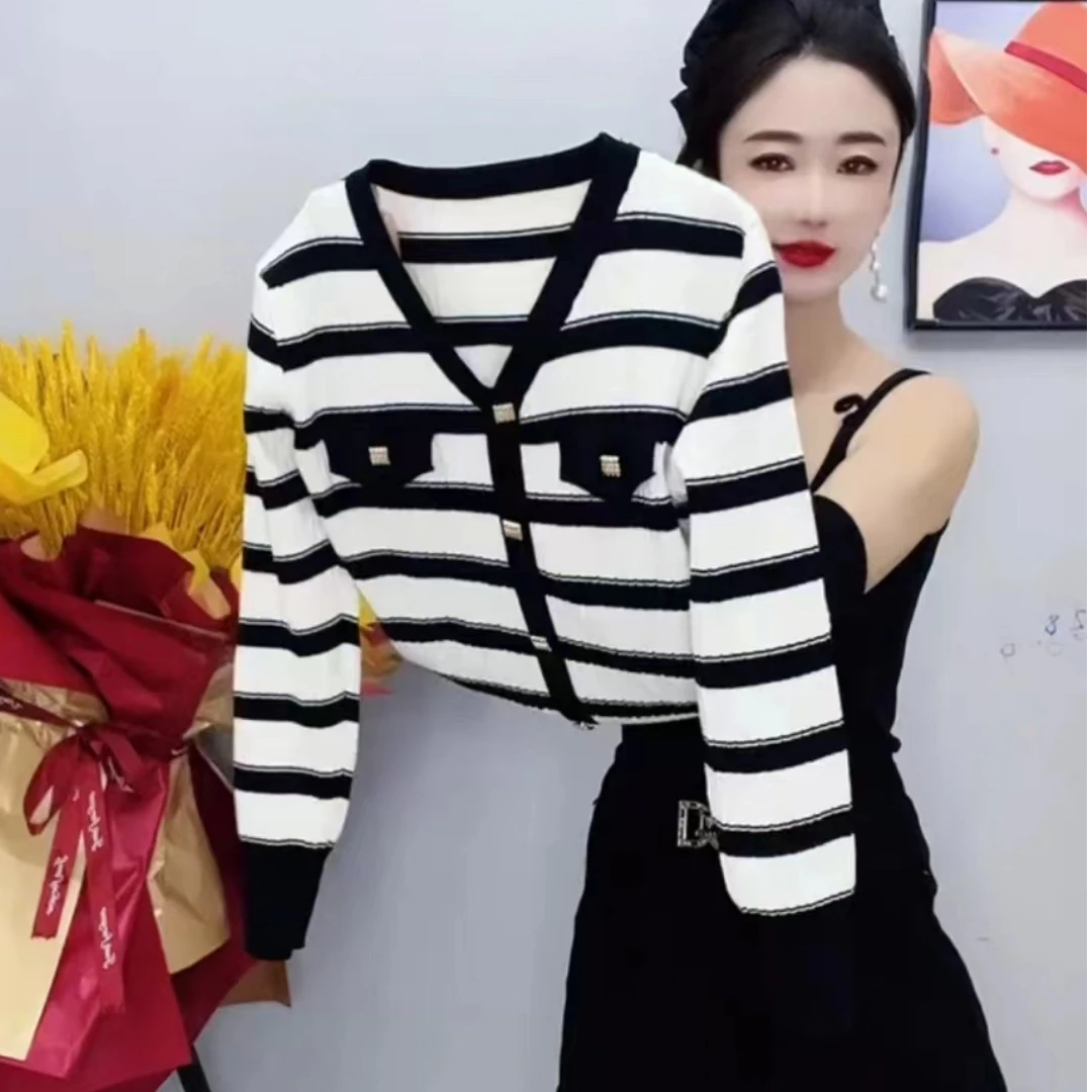 秋季长袖V领针织衫气质减龄显瘦小香风打底衫长袖宽松时尚气质