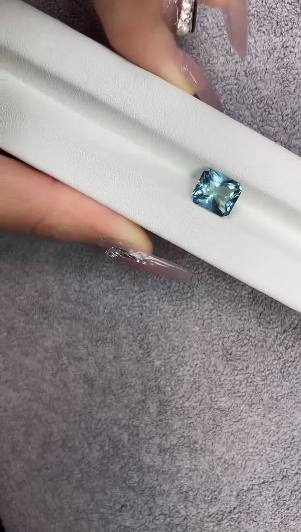 【闪购商品】海蓝宝石笔搁未镶嵌3.56克拉