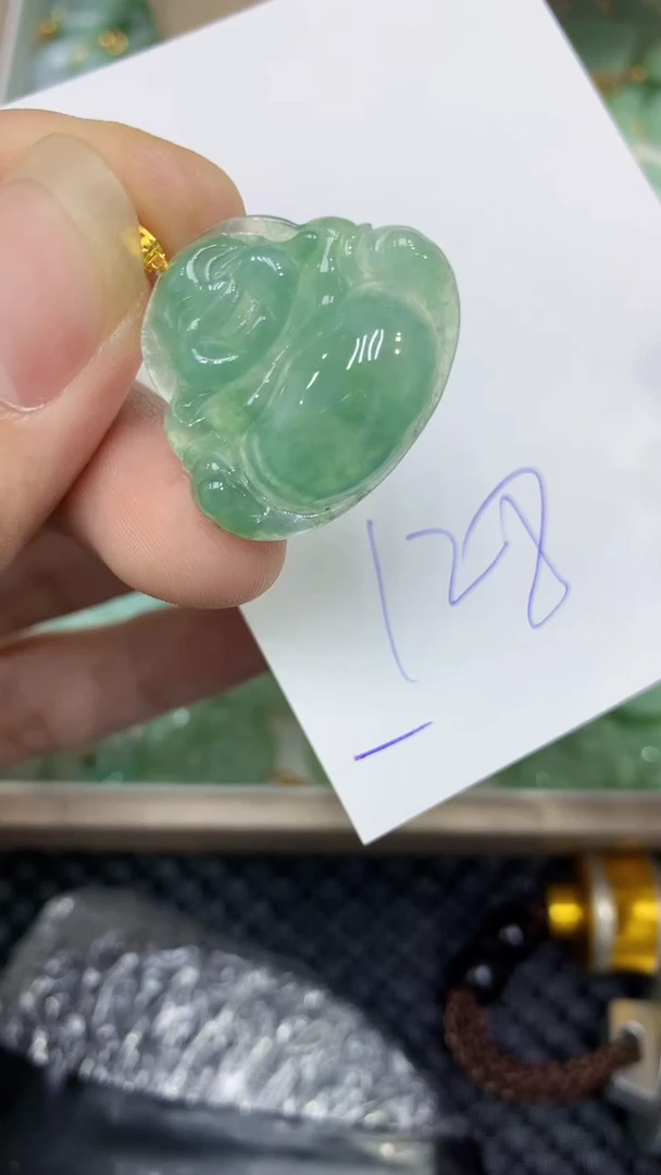颈饰18K金镶嵌翡翠缅甸A货翡翠