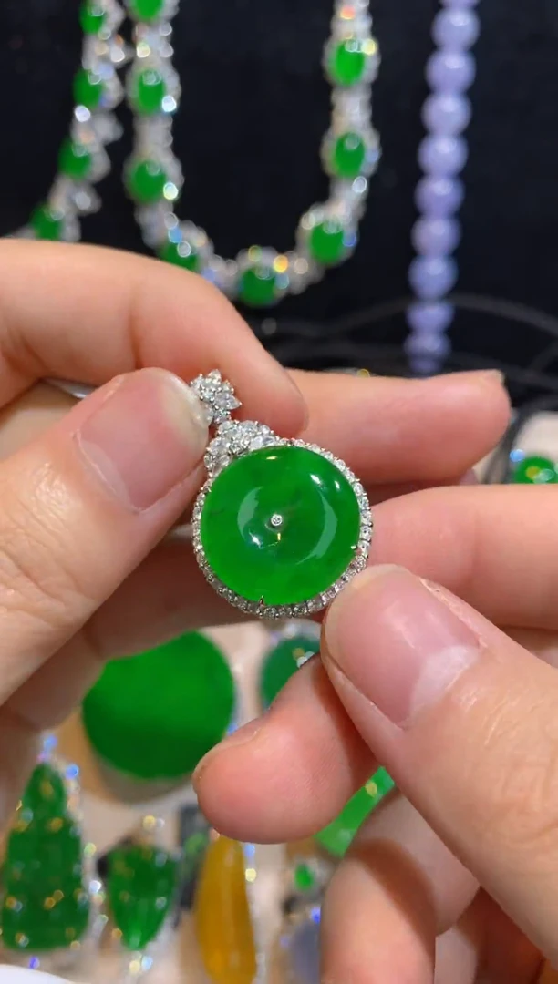 吊坠(赠链)18K金镶嵌翡翠翡翠吊坠