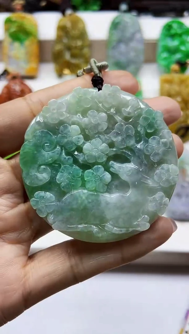 颈饰未镶嵌翡翠翡翠A货