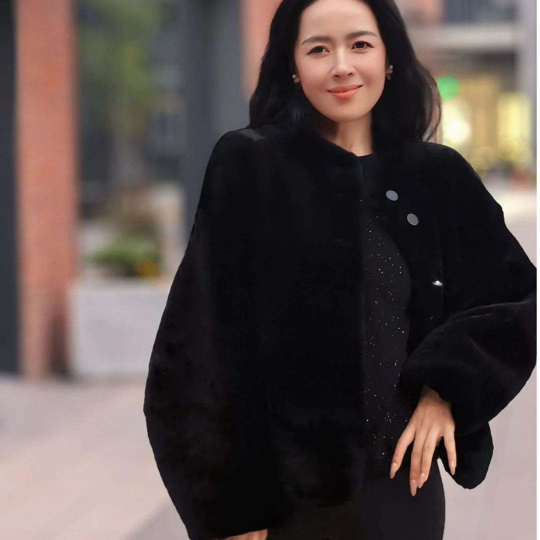 2025秋冬新款羊毛皮女款加厚保暖轻奢时尚休闲短外套女冬季 9687