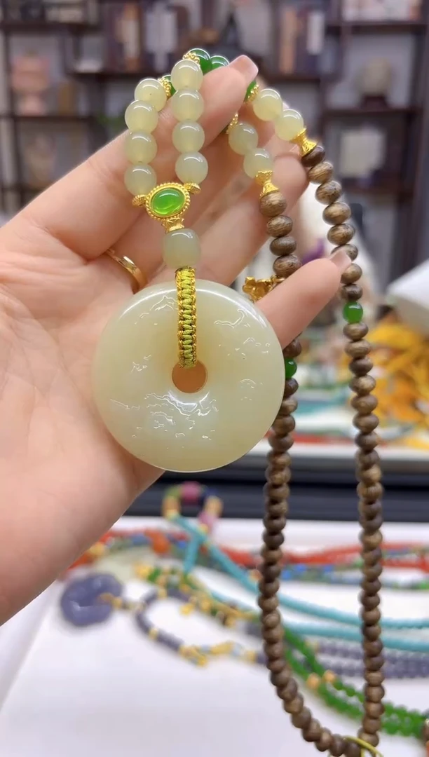 【闪购商品】和田玉毛衣链未镶嵌M630