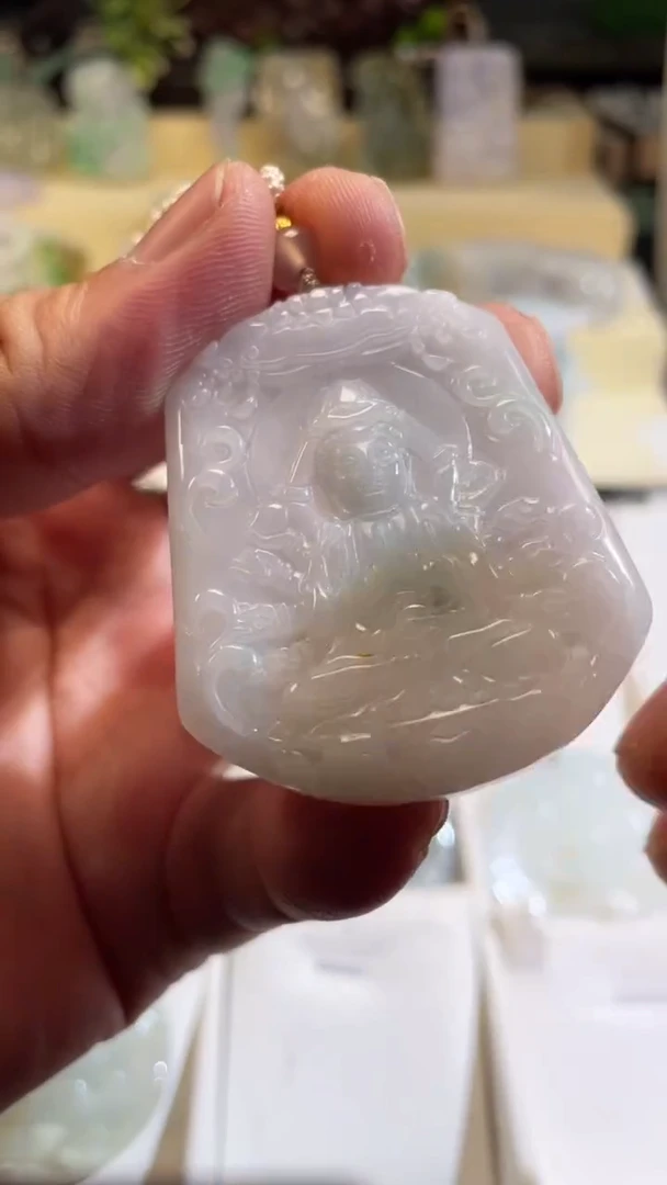 翡翠未镶嵌颈饰8/02/079