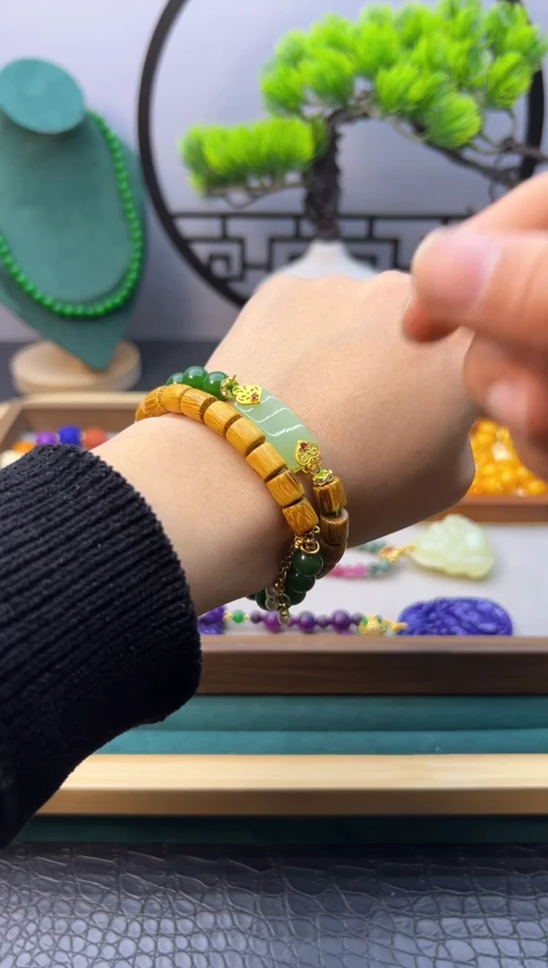 【闪购商品】和田玉手链14K金镶嵌S195