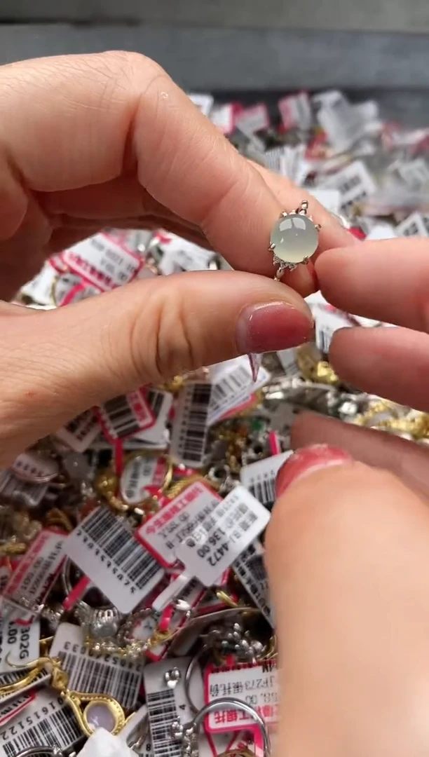 【闪购商品】翡翠戒指银S925镶嵌3333333      5