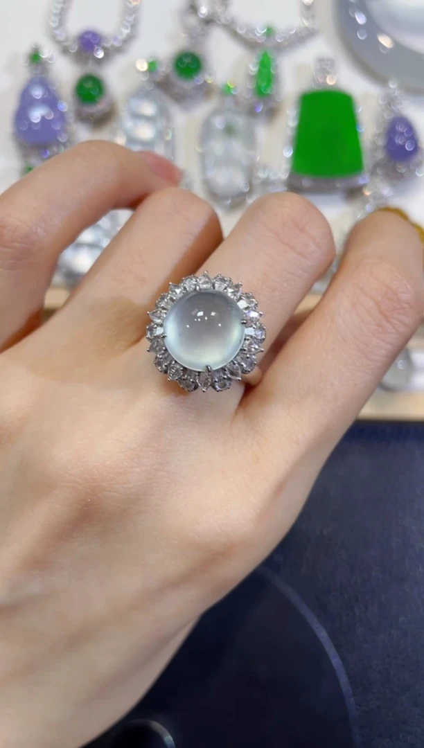 颈饰18K金镶嵌翡翠团购1