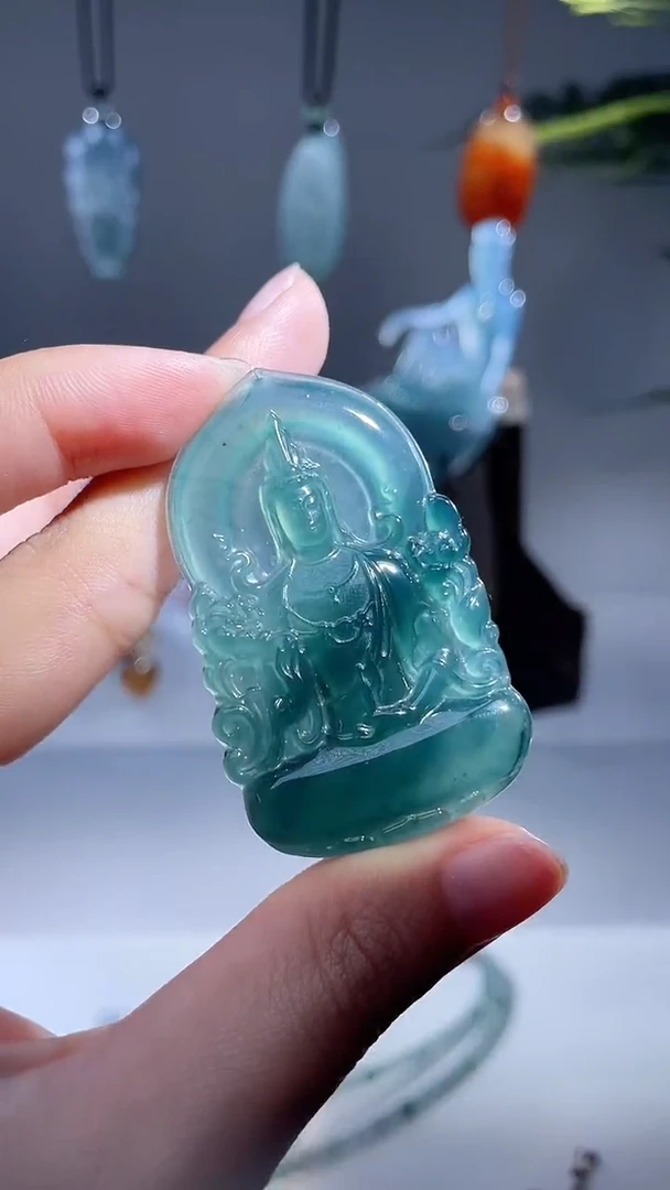 颈饰未镶嵌翡翠观音