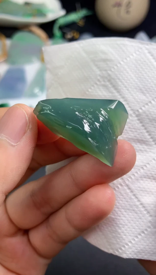 颈饰未镶嵌翡翠