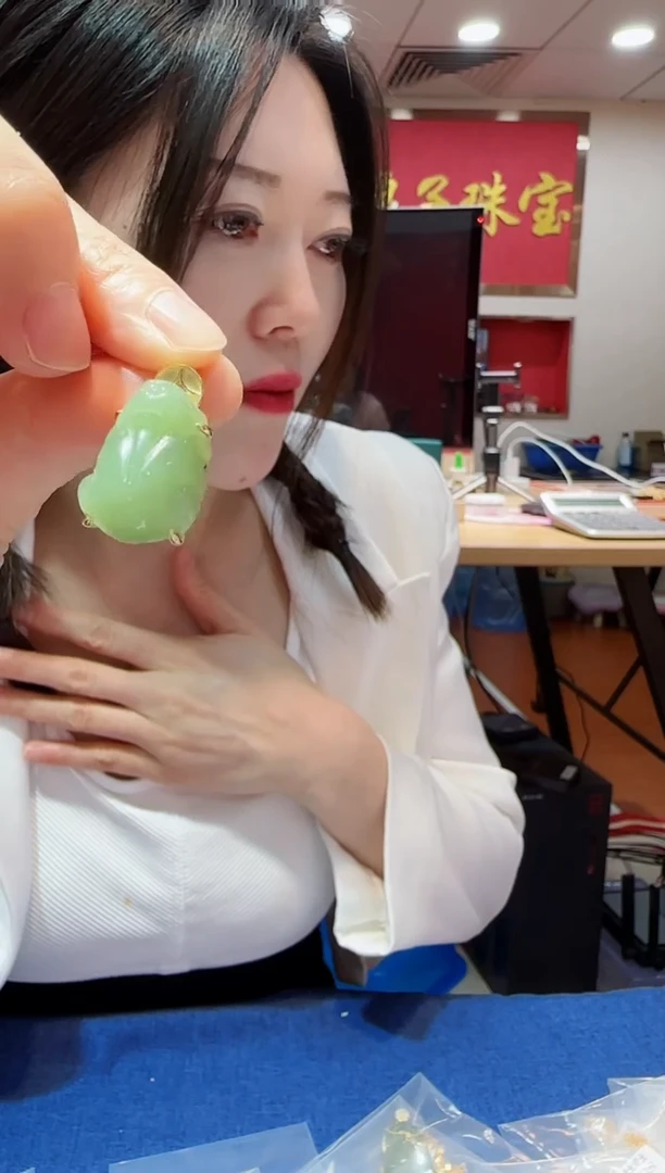 【闪购商品】和田玉吊坠银S925镶嵌翠青貔貅HNZ8251（不含链）