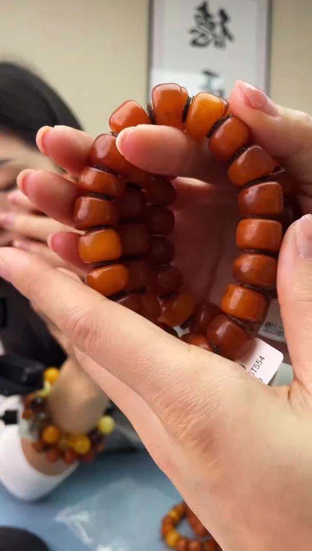 琥珀未镶嵌珠宝奇石T27 14微瑕假一罚十，多样性发一件