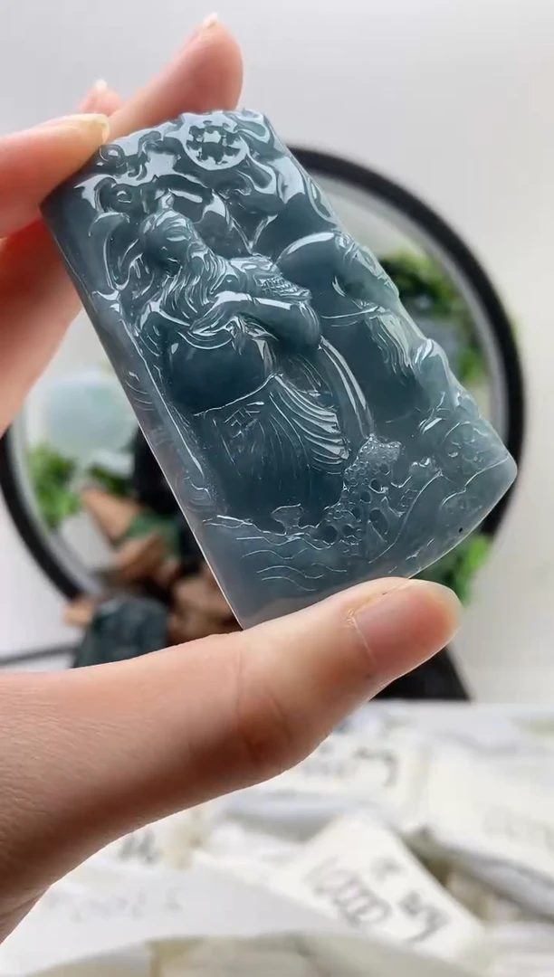 翡翠未镶嵌颈饰关公