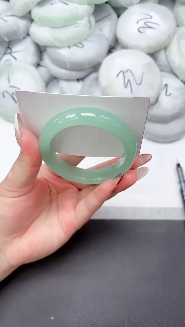 未镶嵌手镯石英质玉19-55.6