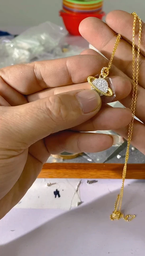 【闪购商品】水晶颈饰银S925镶嵌X71红宝，蓝宝，多样性发一件赠链