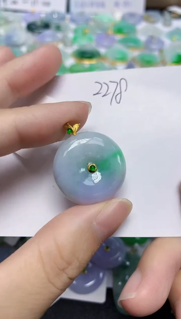 翡翠18K金镶嵌颈饰11111111111