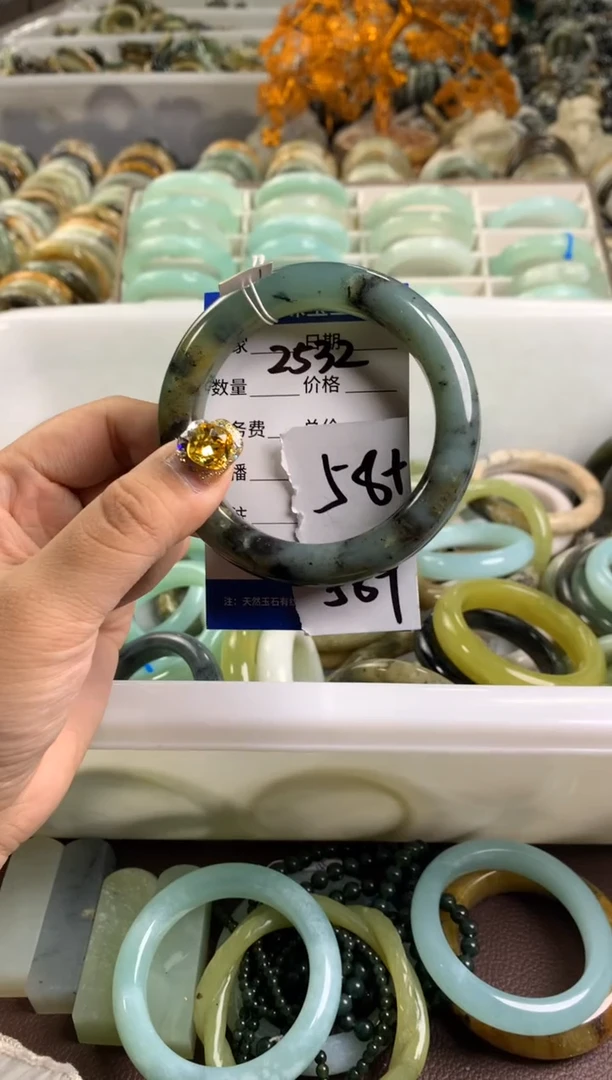【闪购商品】蛇纹石玉手镯未镶嵌2332