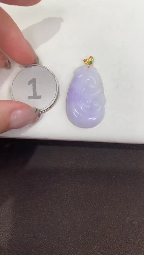 颈饰18K金镶嵌翡翠 天然缅甸a货翡翠